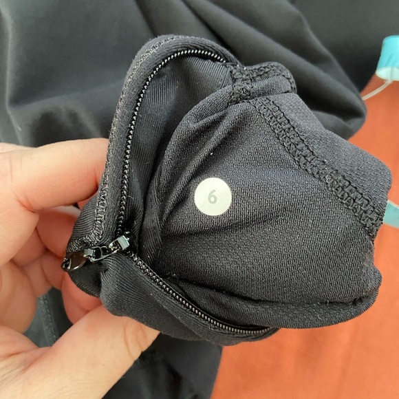 Lululemon Race With Grace 1/2 Zip Womens Sz 6 Black Vented Running Pullover Top - Picture 8 of 10